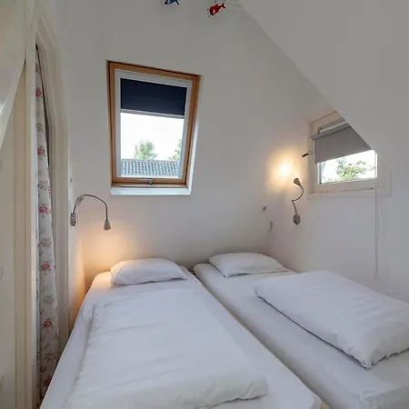 Sint Maartenszee Near *